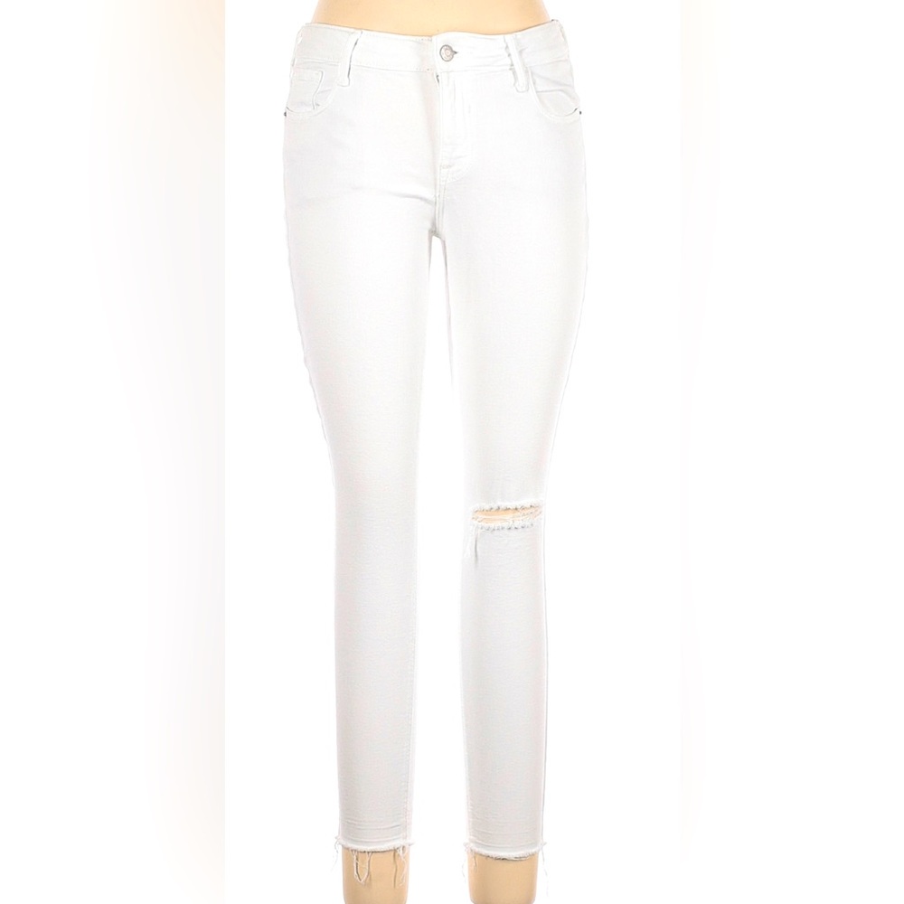 Old Navy size 4 mid rise, rockstar, distressed white jegging / jean.  EUC.